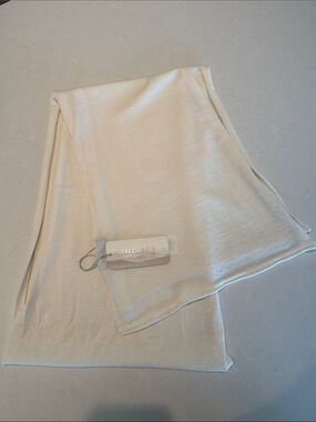 NWT Falconeri Cashmere Cream Scarf Wrap